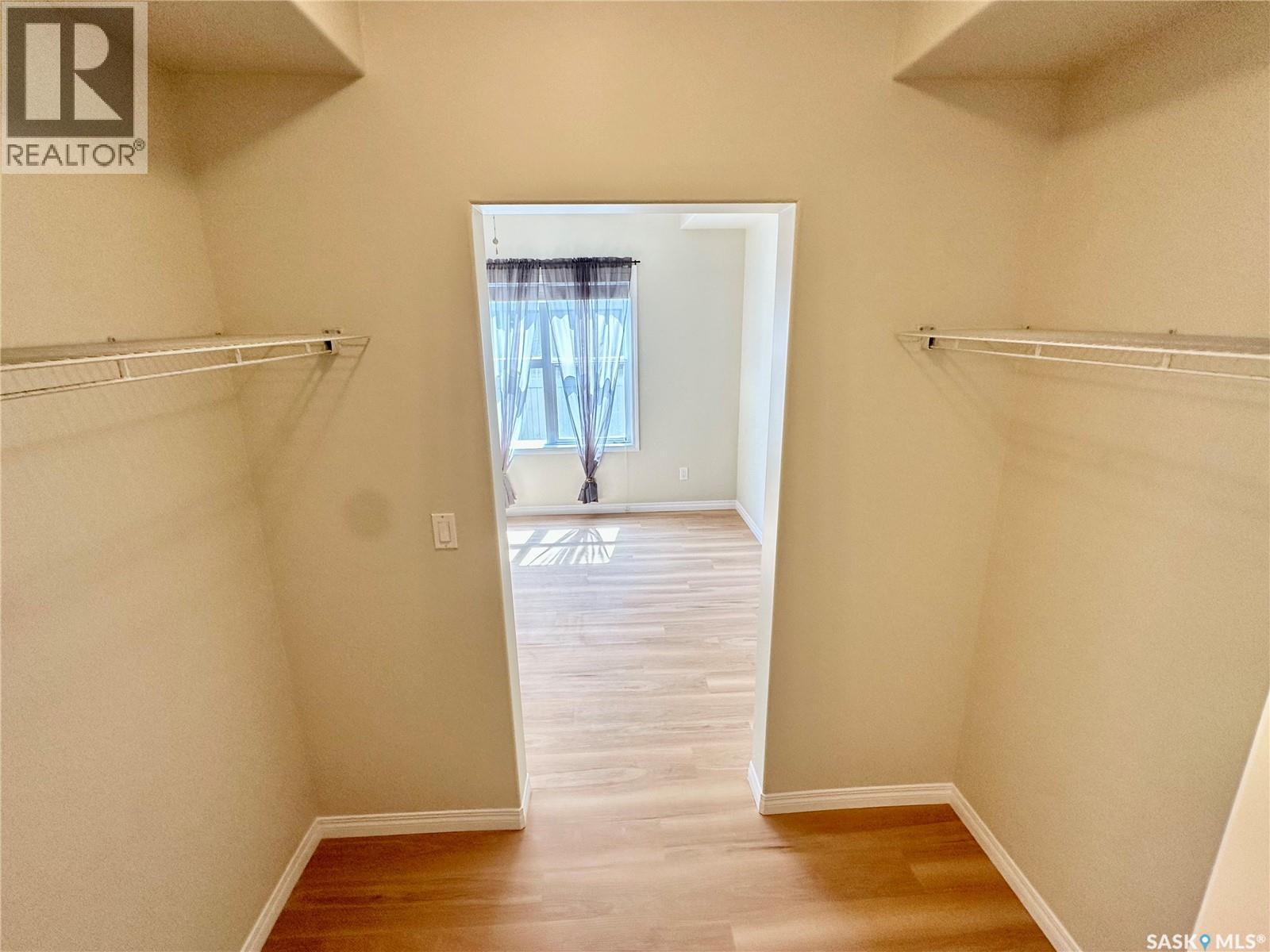 Photo 9 of 115 1220 Blackfoot Drive, Regina SK