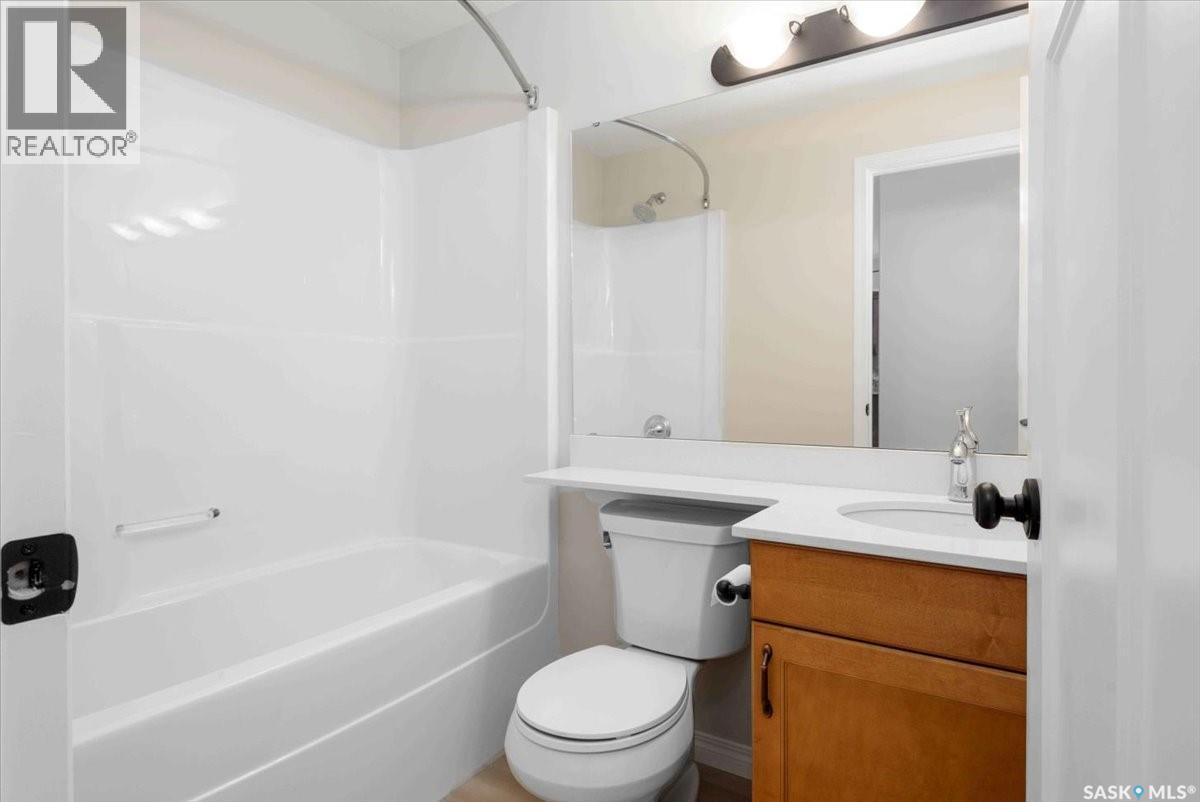 Photo 13 of 115 1220 Blackfoot Drive, Regina SK