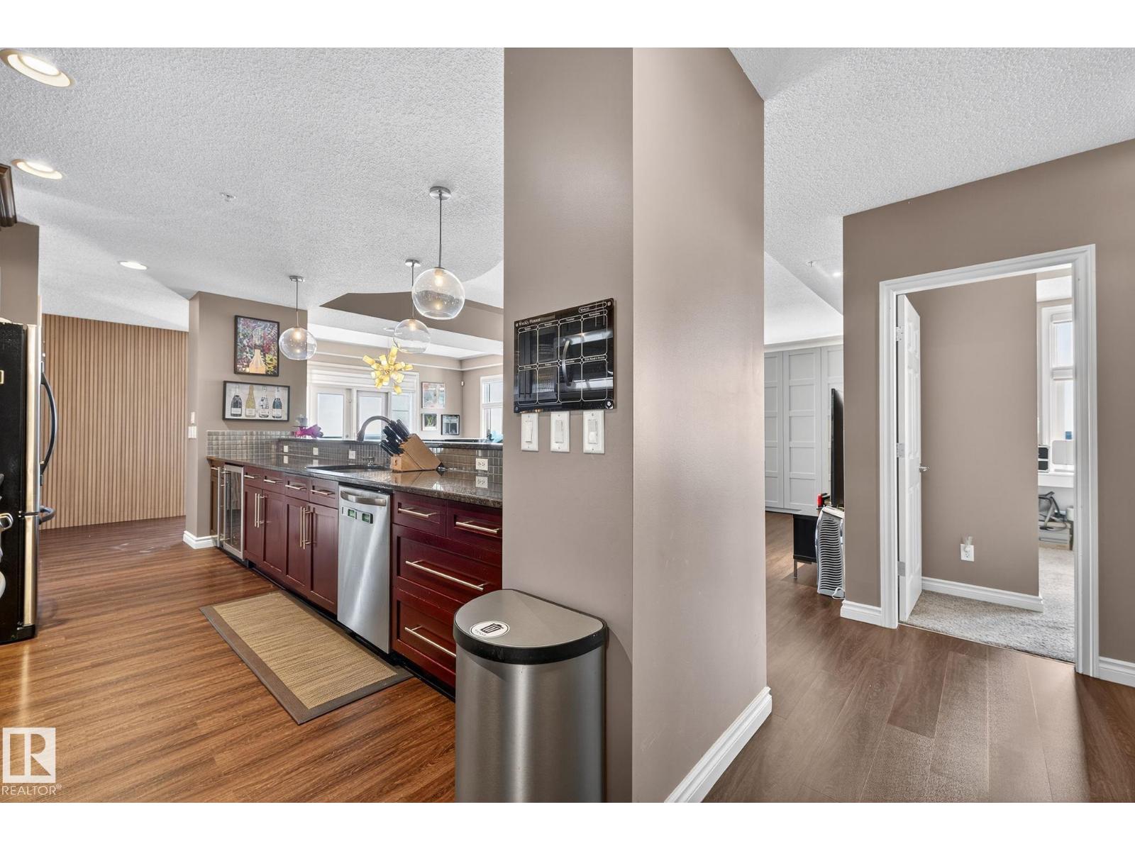 Photo 3 of 1904 9020 Jasper Av Nw, Edmonton AB