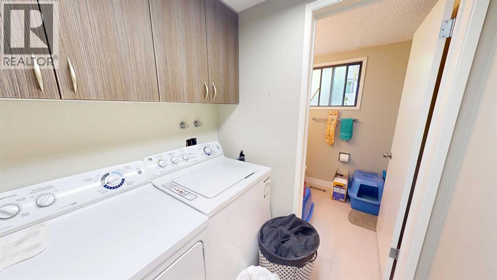 Single Family House for Sale in  Shawmeadows Road SW Shawnessy Calgary 