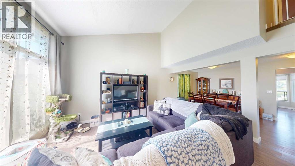 Single Family House for Sale in  Shawmeadows Road SW Shawnessy Calgary 