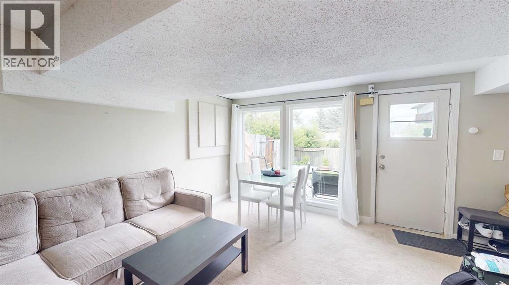 Single Family House for Sale in  Shawmeadows Road SW Shawnessy Calgary 