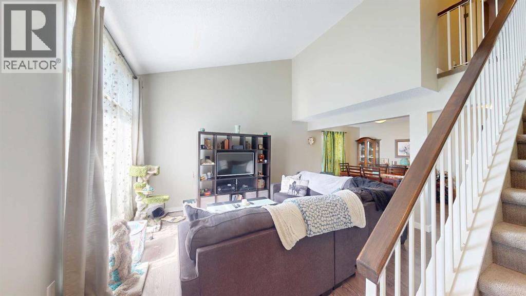 Single Family House for Sale in  Shawmeadows Road SW Shawnessy Calgary 