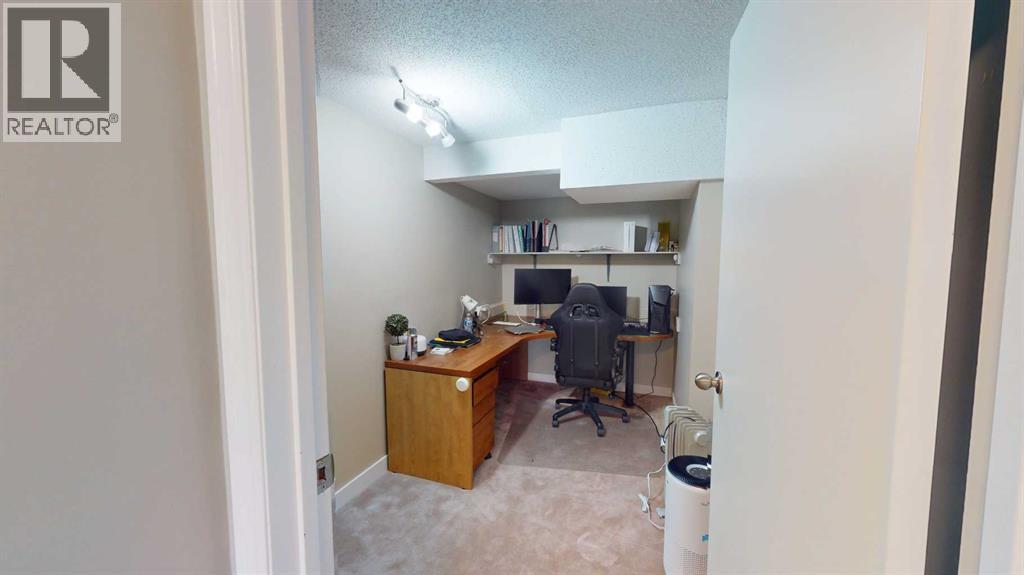 Single Family House for Sale in  Shawmeadows Road SW Shawnessy Calgary 