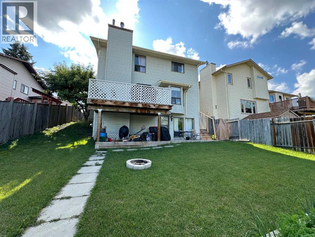 Single Family House for Sale in  Shawmeadows Road SW Shawnessy Calgary 