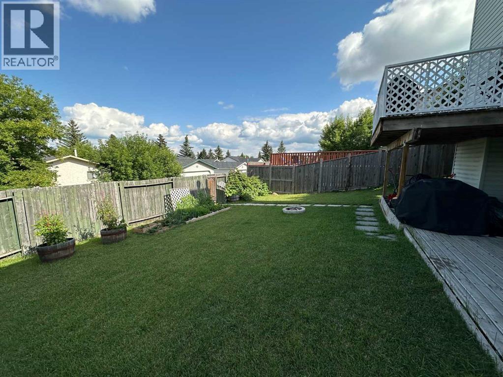 Single Family House for Sale in  Shawmeadows Road SW Shawnessy Calgary 