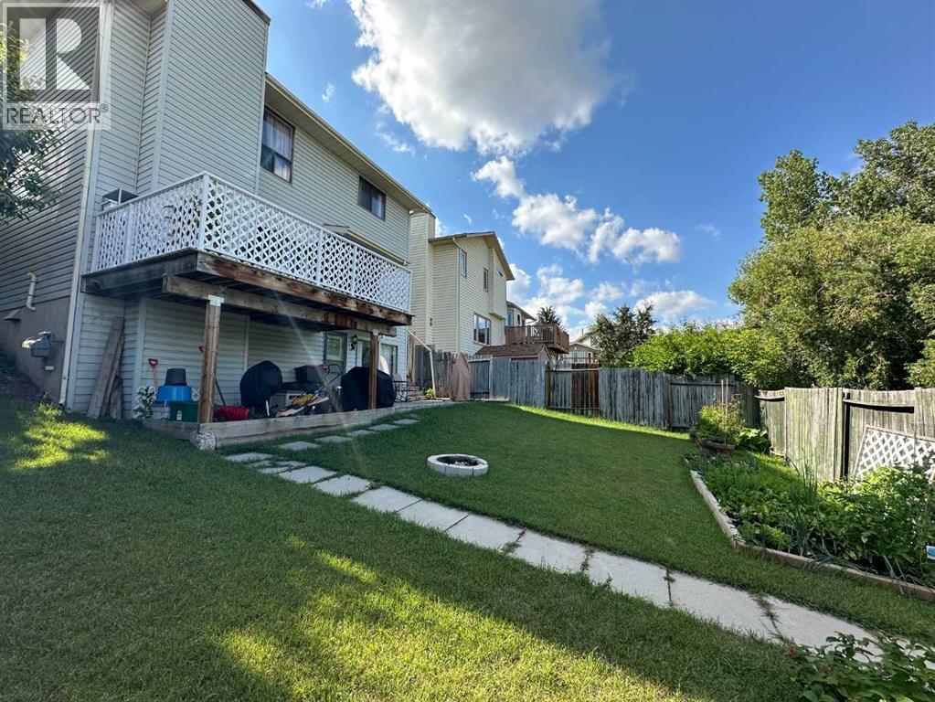 Single Family House for Sale in  Shawmeadows Road SW Shawnessy Calgary 