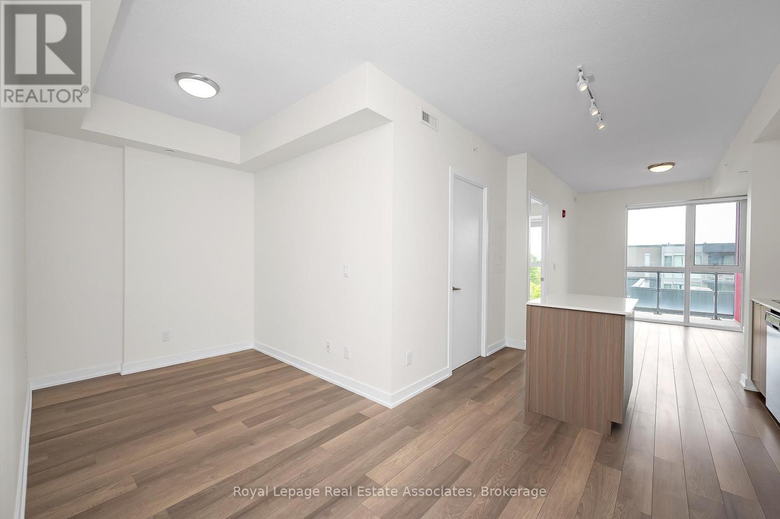 Photo 5 of B 412 5240 Dundas Street, Burlington ON