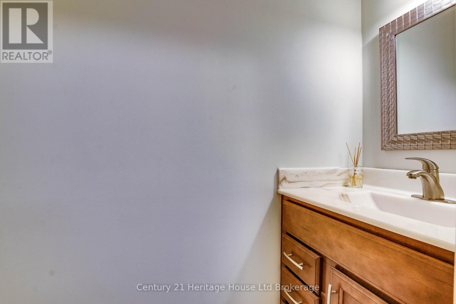 Photo 16 of 6 395 Springbank Avenue N, Woodstock ON