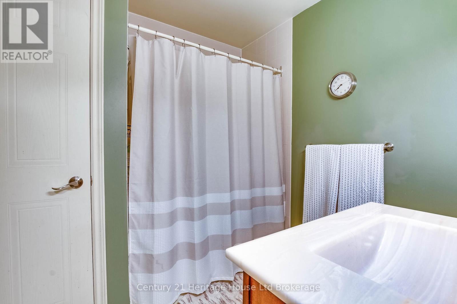 Photo 19 of 6 395 Springbank Avenue N, Woodstock ON