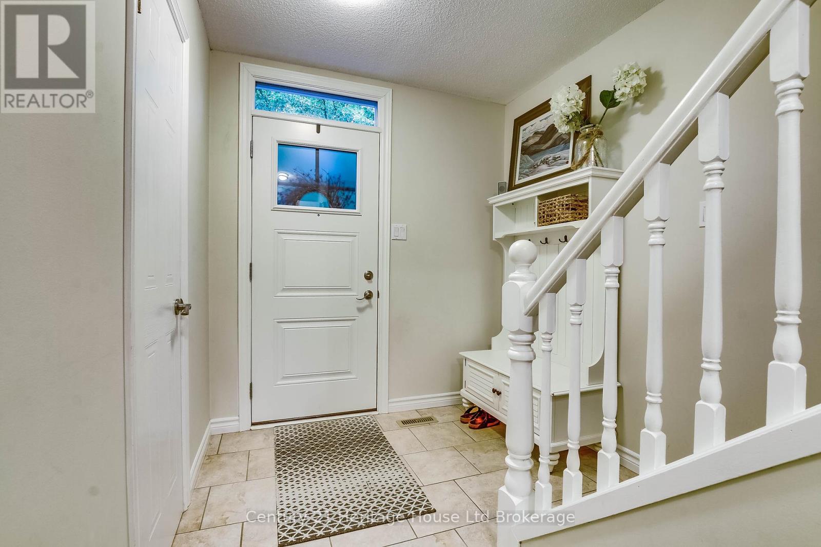 Photo 11 of 6 395 Springbank Avenue N, Woodstock ON