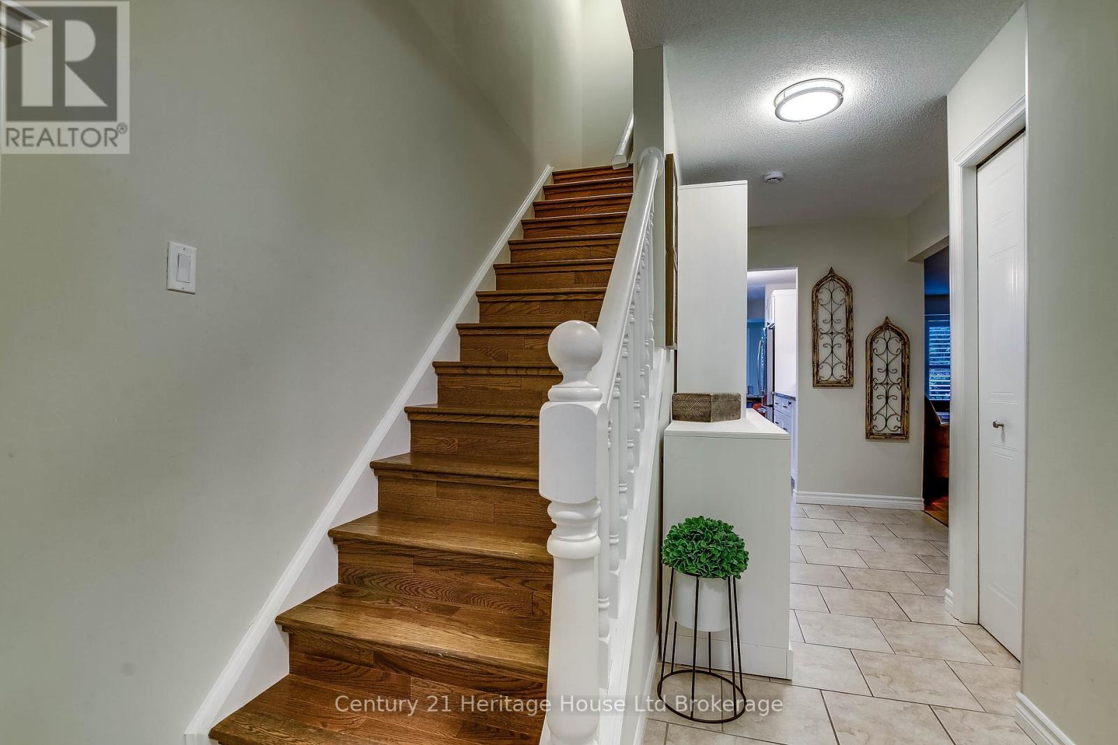 Photo 27 of 6 395 Springbank Avenue N, Woodstock ON