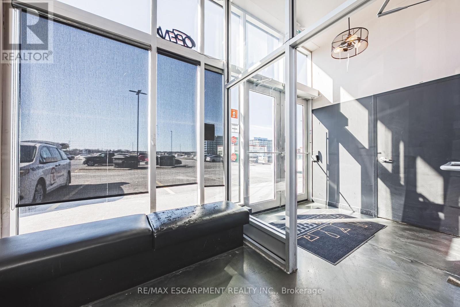 Photo 20 of 4 1784 Stone Church Road E, Hamilton ON
