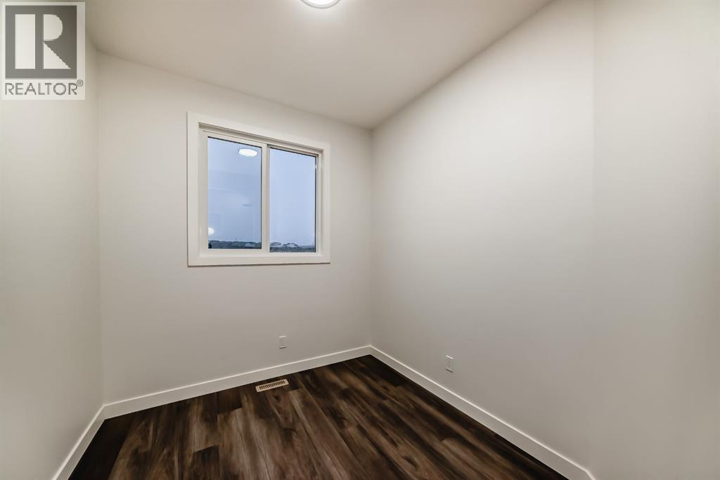 Photo 21 of 20 Lewiston View Ne, Calgary AB