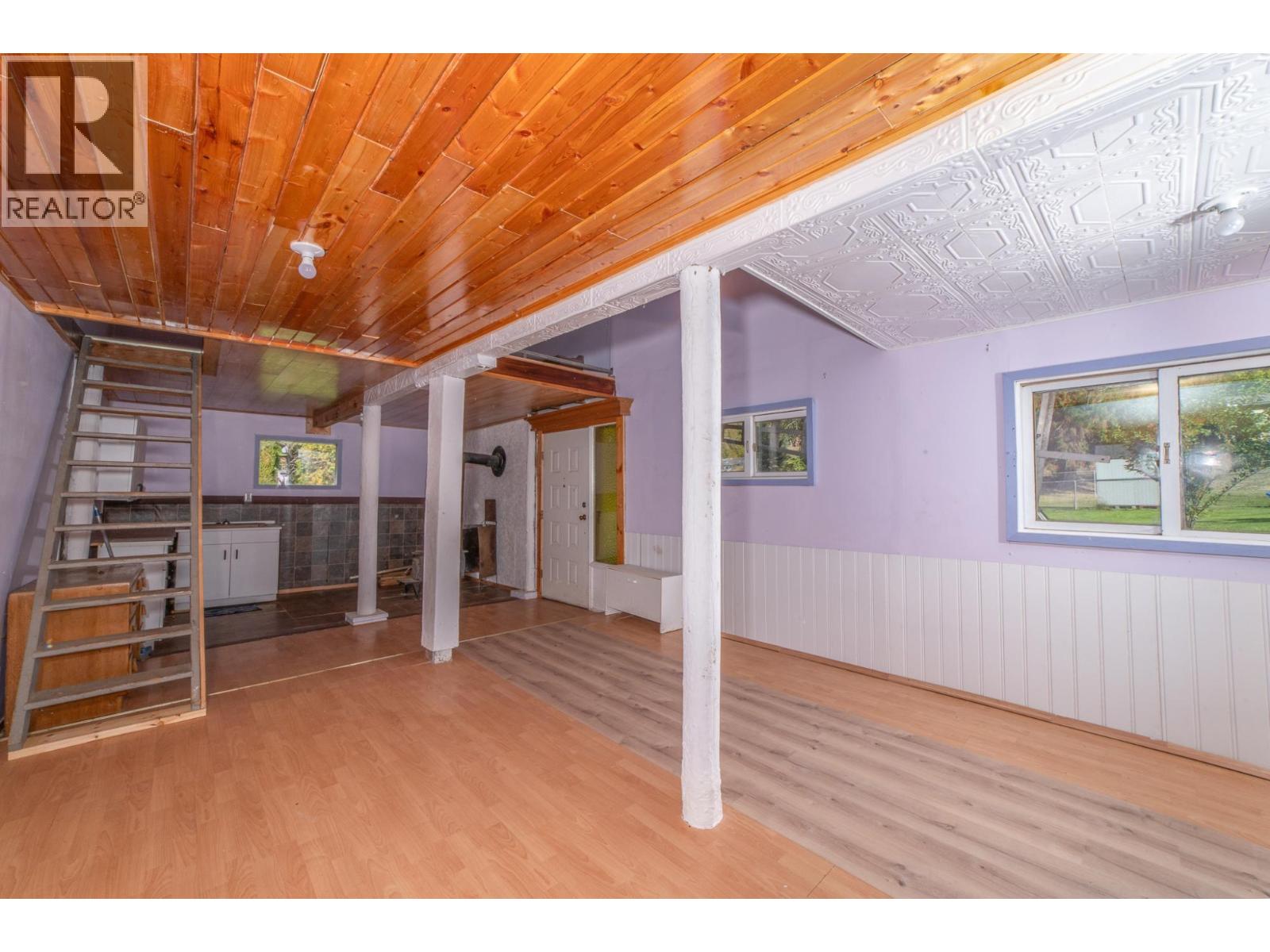 5145 ELSIE HOLMES Road, Creston