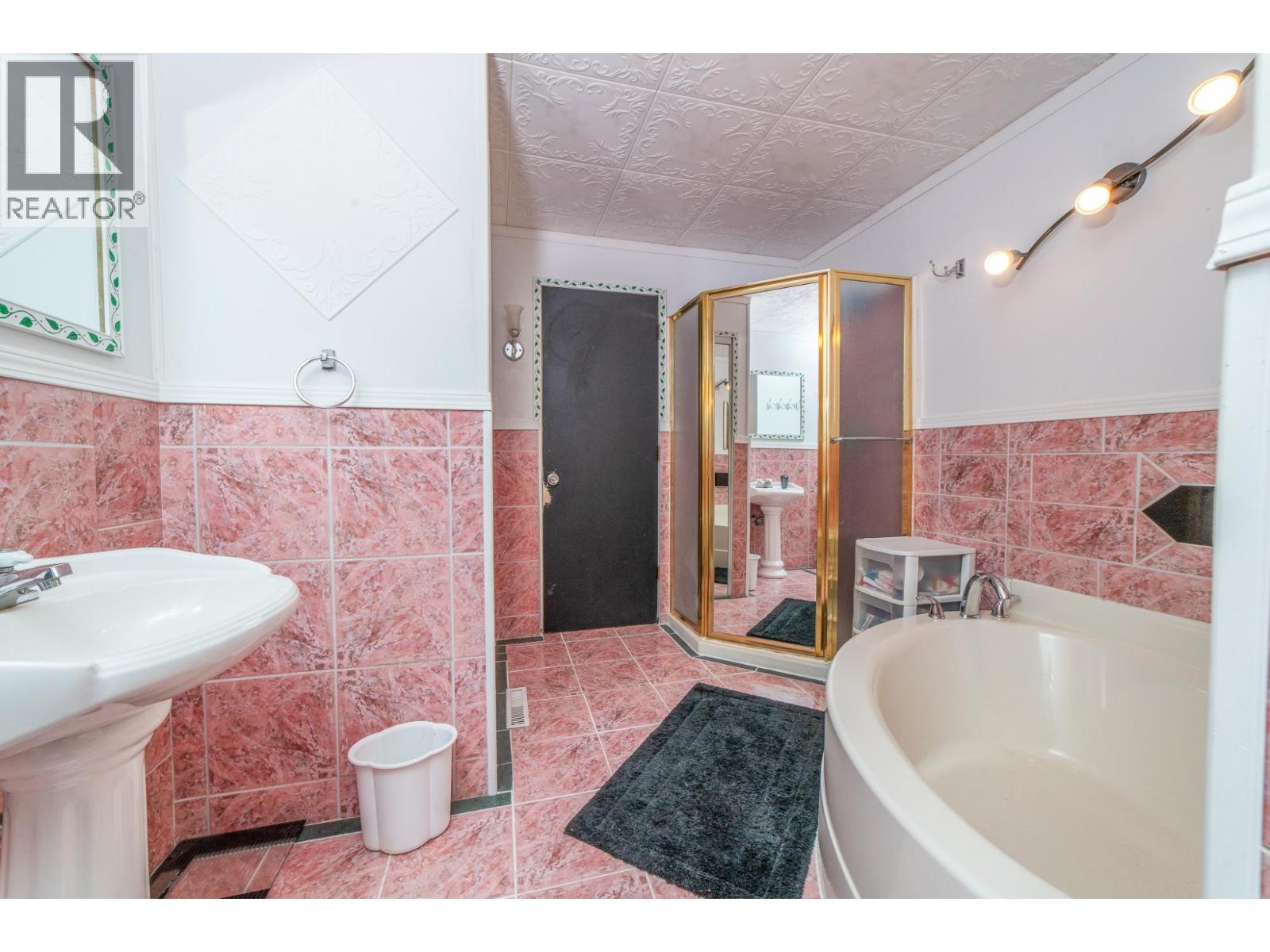 5145 ELSIE HOLMES Road, Creston