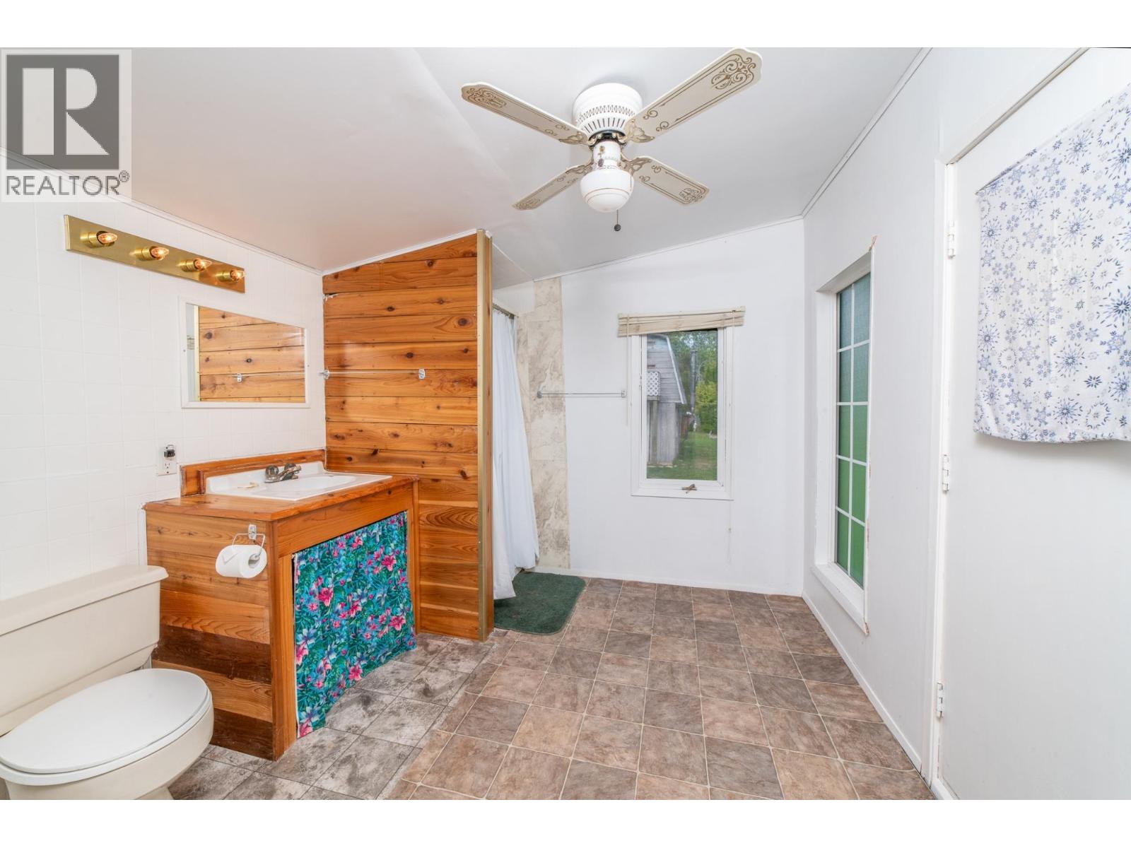 5145 ELSIE HOLMES Road, Creston