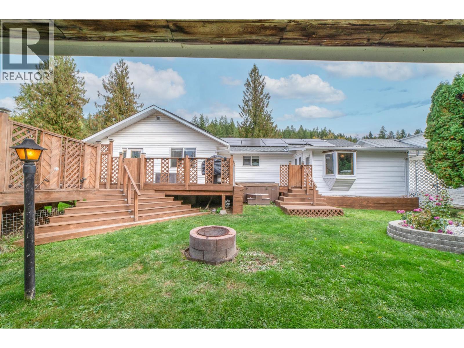 5145 ELSIE HOLMES Road, Creston