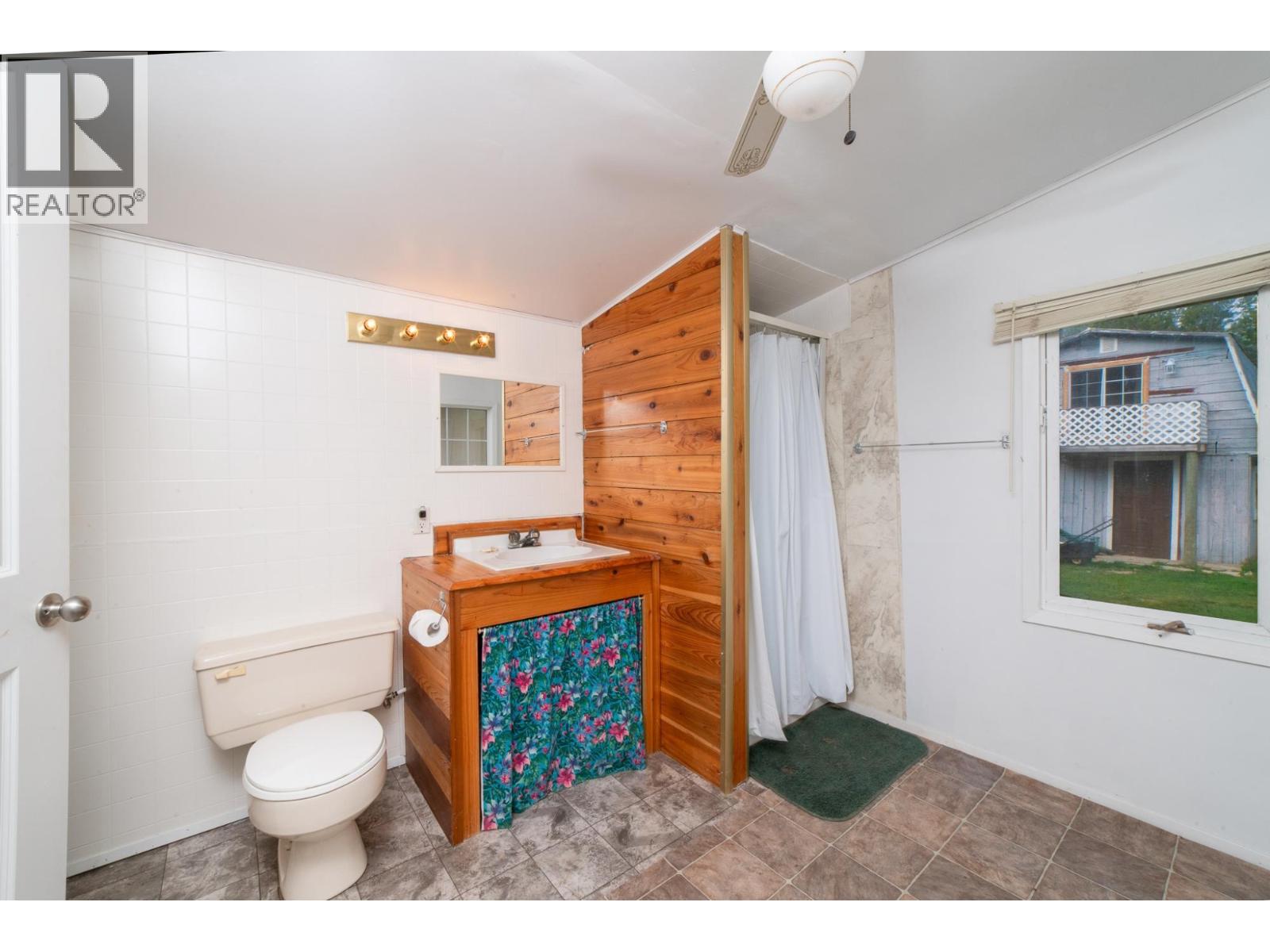 5145 ELSIE HOLMES Road, Creston