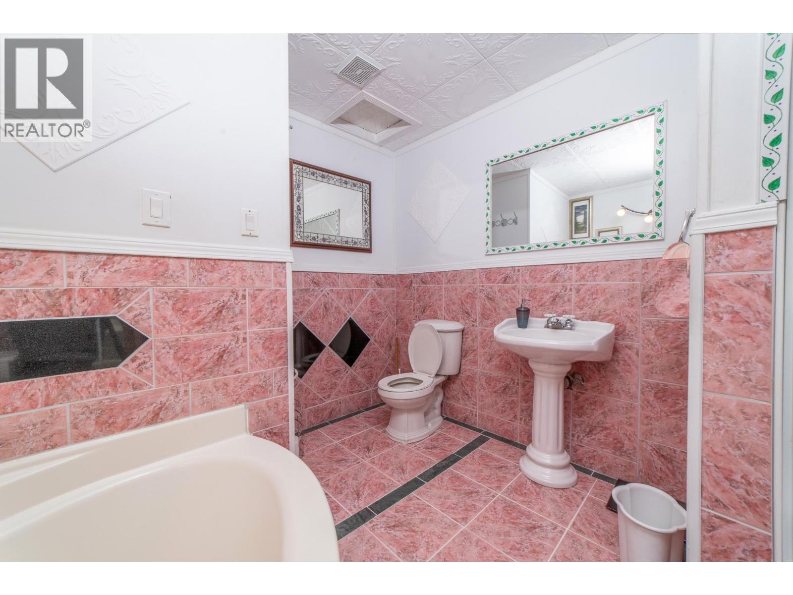 5145 ELSIE HOLMES Road, Creston