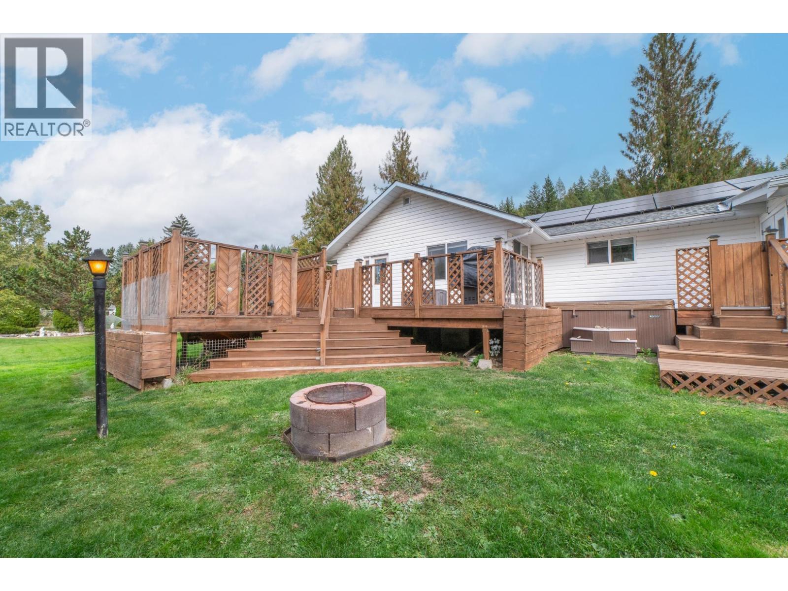 5145 ELSIE HOLMES Road, Creston