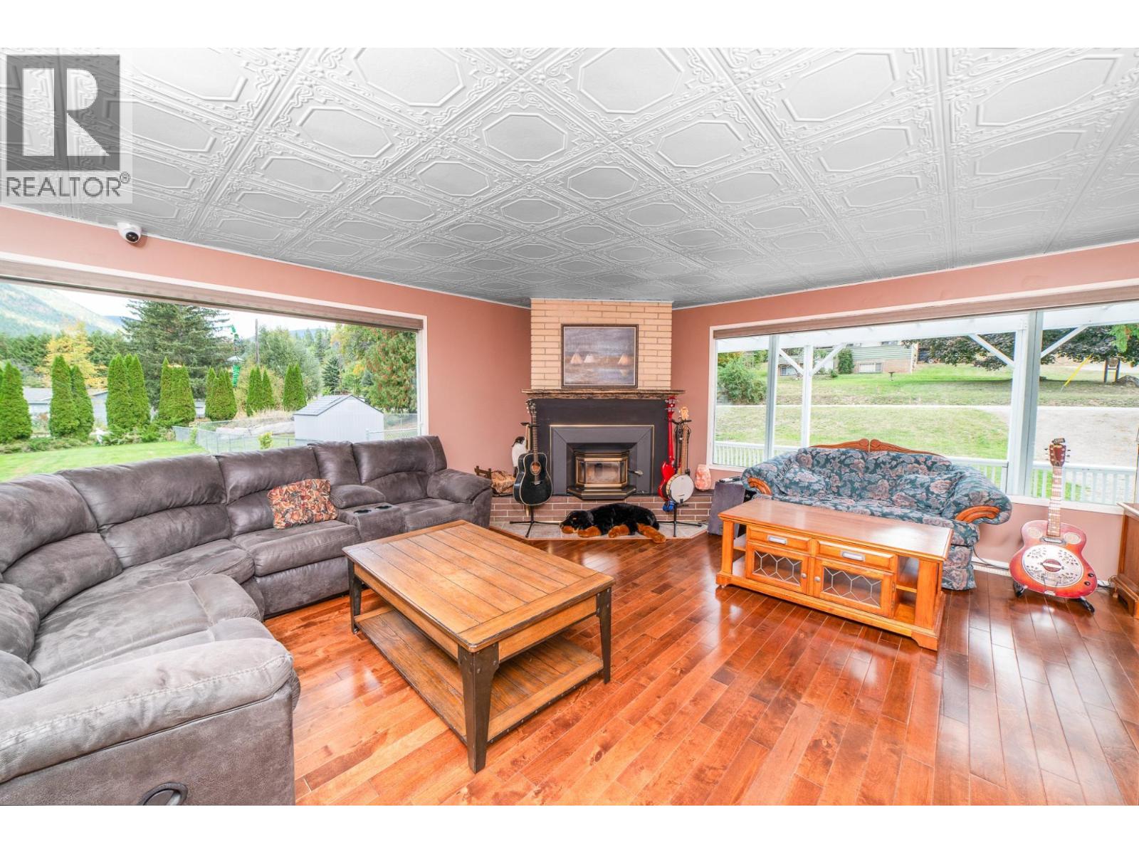 5145 ELSIE HOLMES Road, Creston