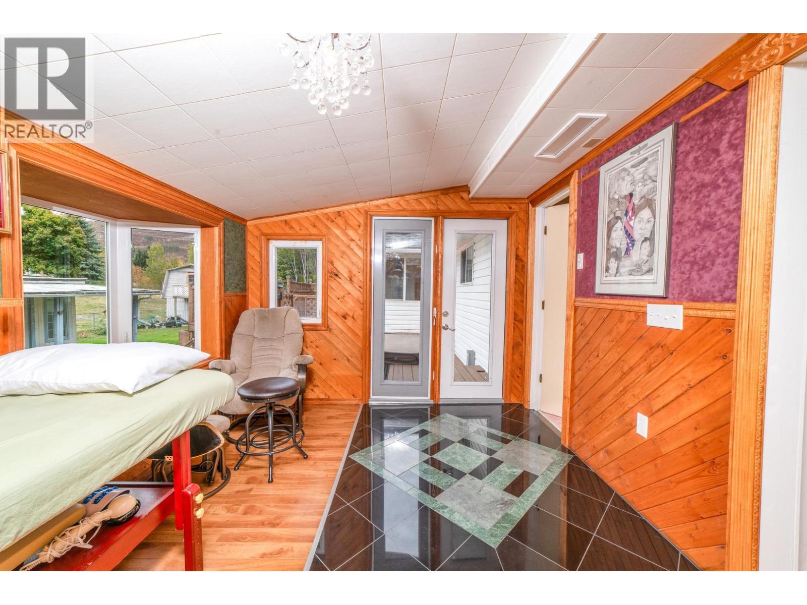 5145 ELSIE HOLMES Road, Creston