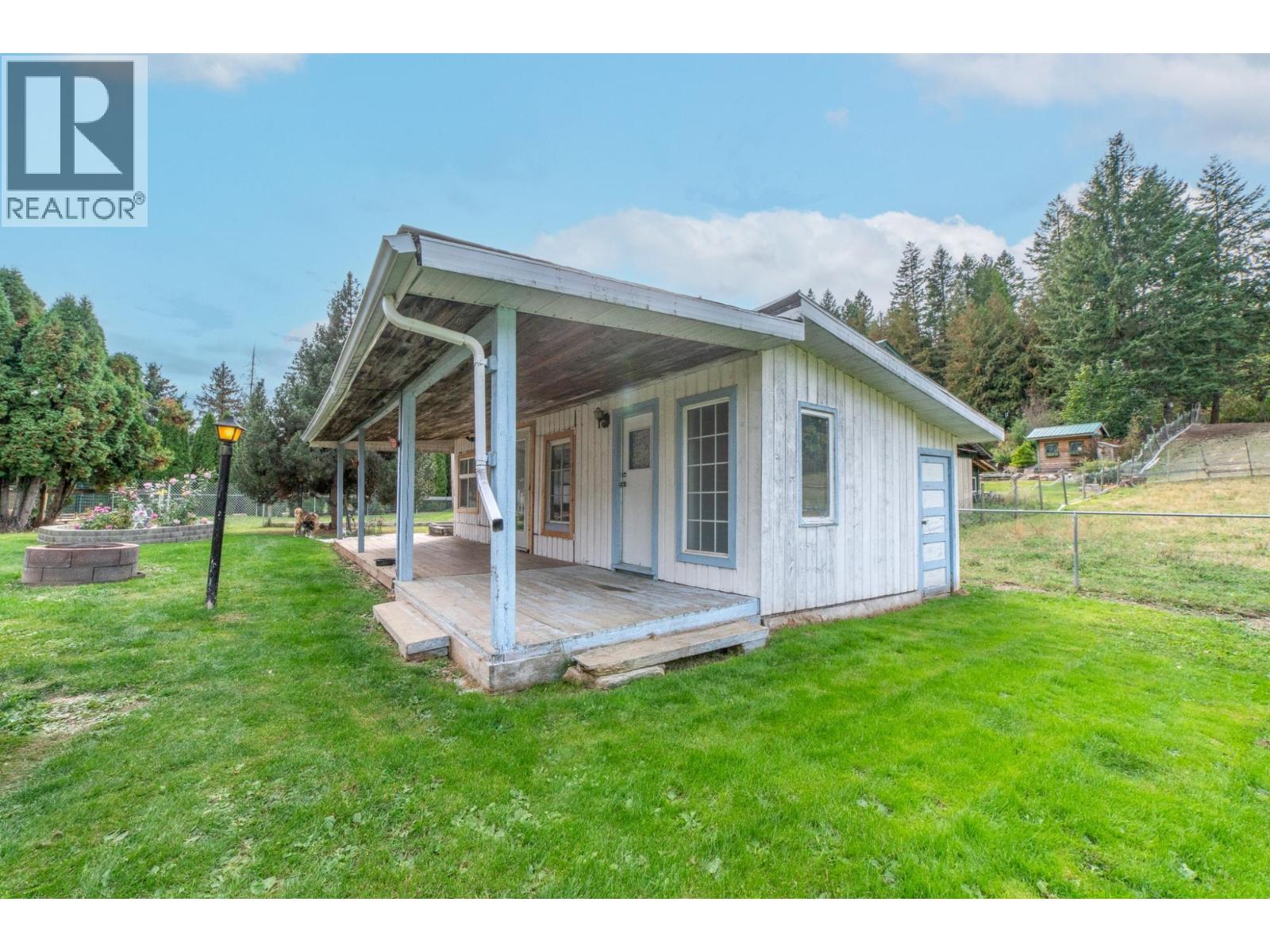 5145 ELSIE HOLMES Road, Creston
