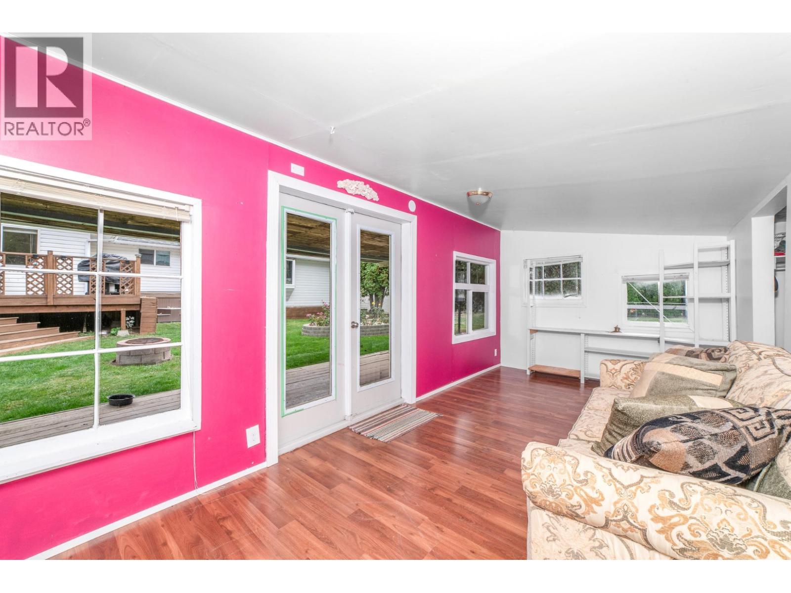 5145 ELSIE HOLMES Road, Creston