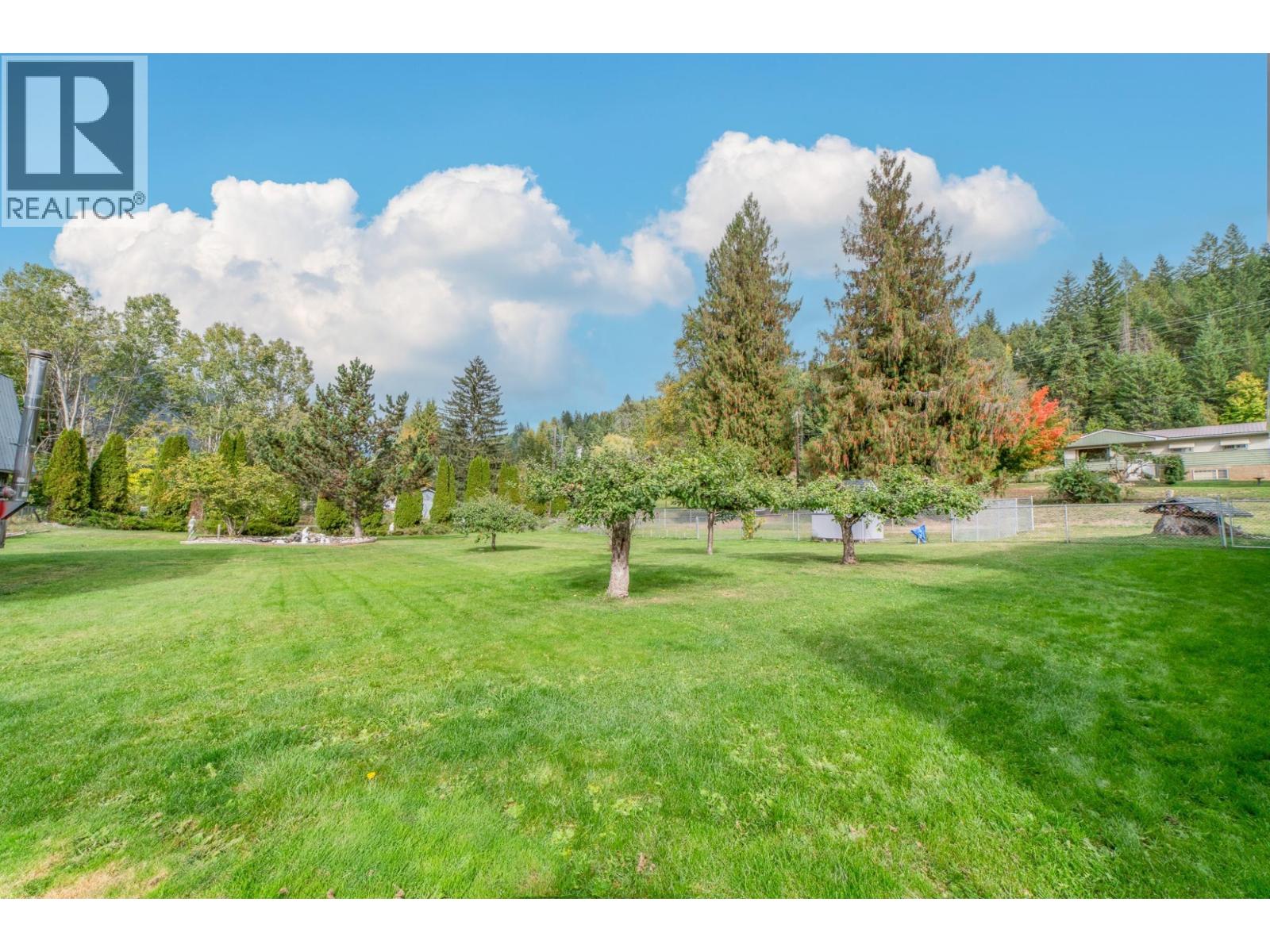 5145 ELSIE HOLMES Road, Creston