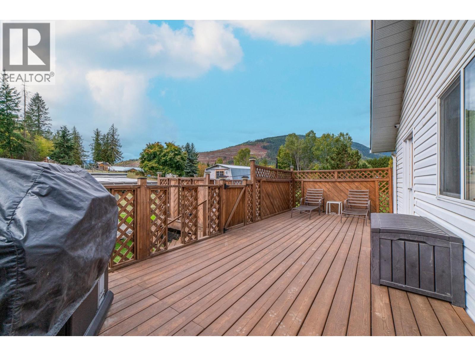 5145 ELSIE HOLMES Road, Creston