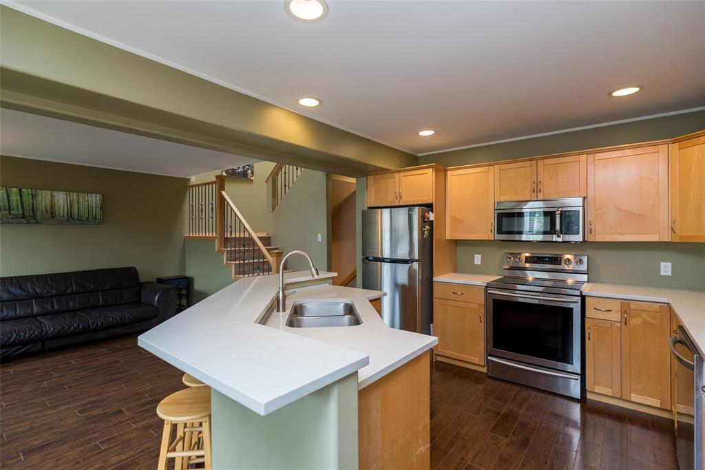 Photo 1 of 2 700 Dovercourt Drive, Winnipeg MB