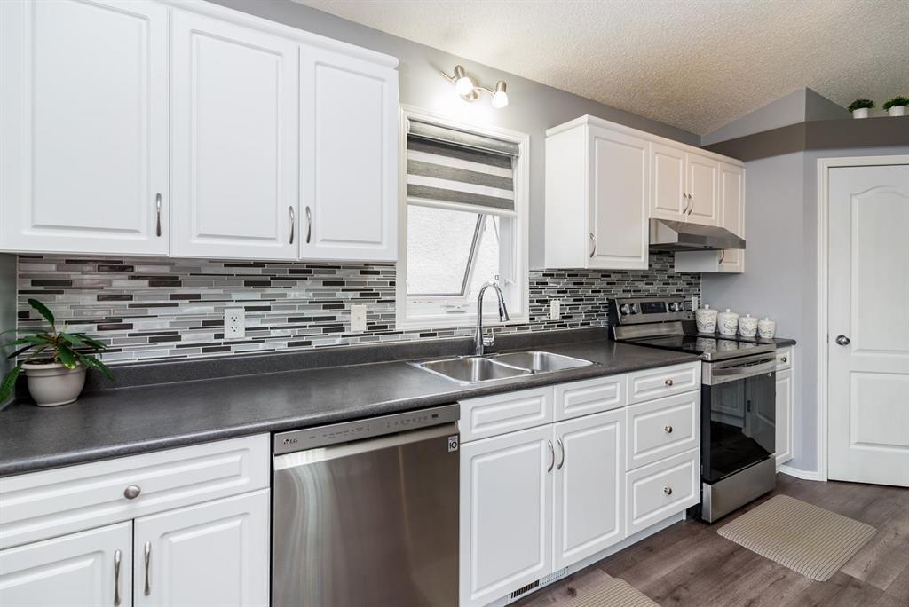 Photo 16 of 15 Grantsmuir Drive, Winnipeg MB