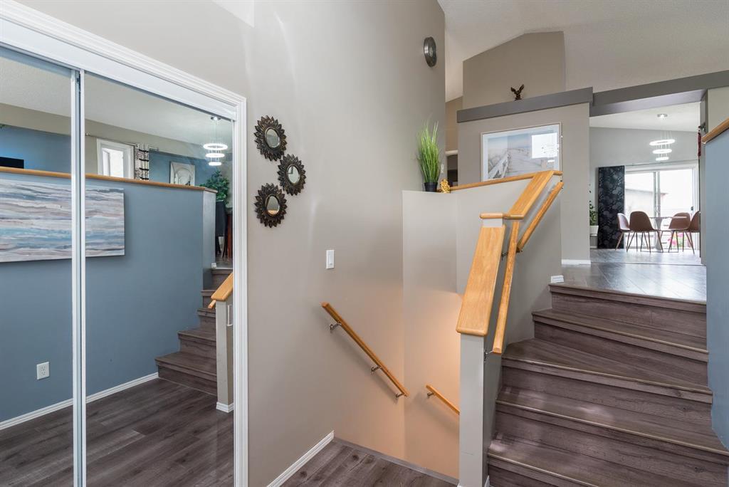 Photo 3 of 15 Grantsmuir Drive, Winnipeg MB