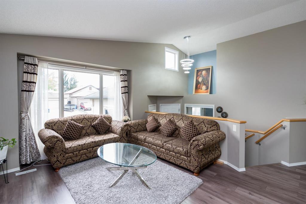 Photo 9 of 15 Grantsmuir Drive, Winnipeg MB