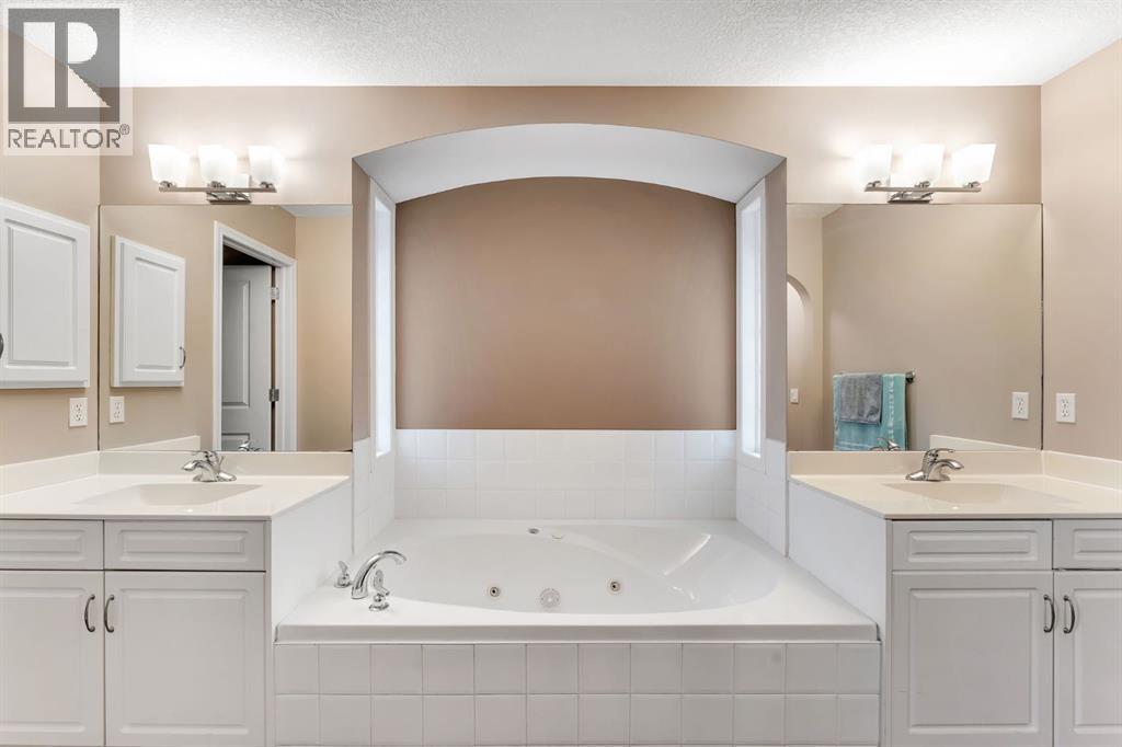 Photo 28 of 405 Kincora Drive Nw, Calgary AB