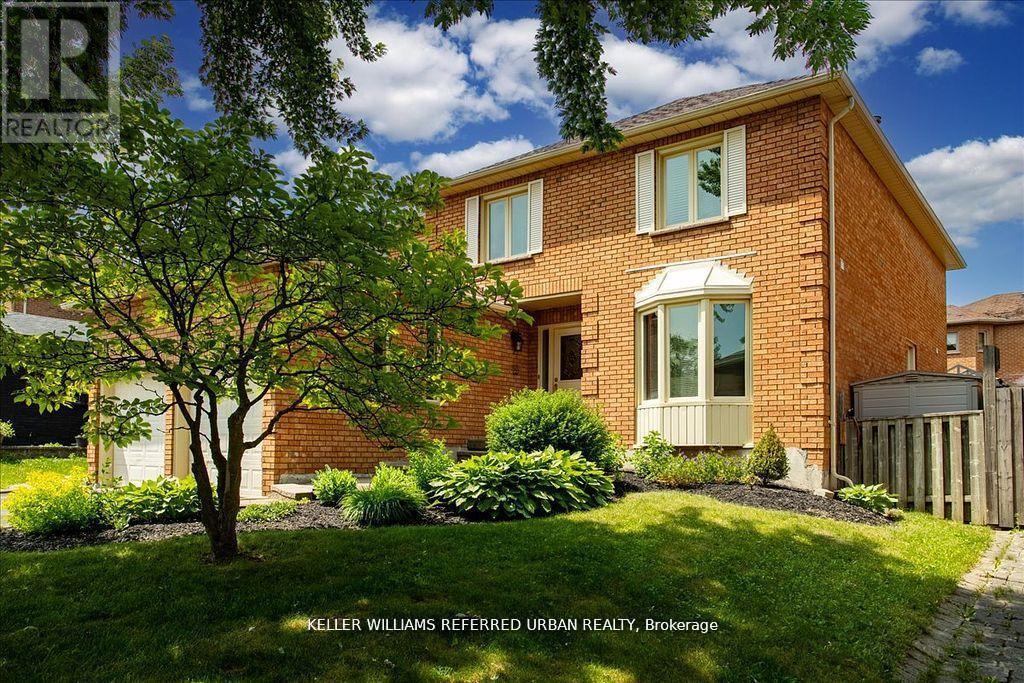 Photo 41 of 32 Nelson Circle, Newmarket ON