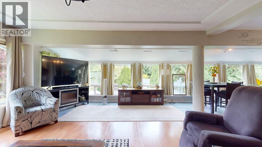 7781 HART ROAD, Halfmoon Bay
