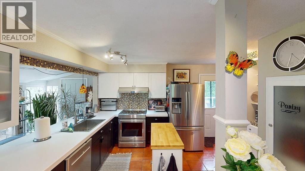 7781 HART ROAD, Halfmoon Bay