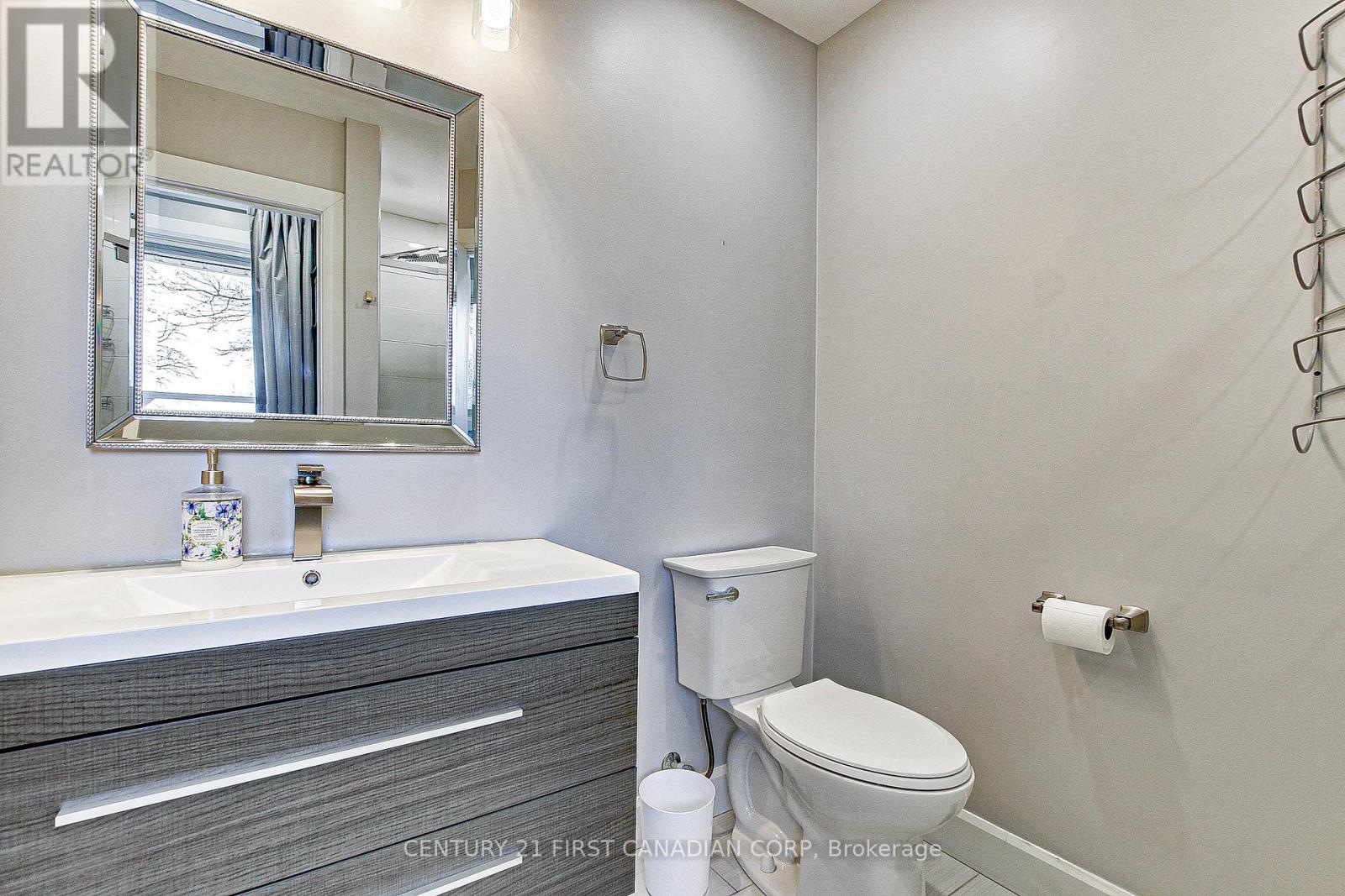 Photo 17 of 1473 Glengarry Avenue, London North ON