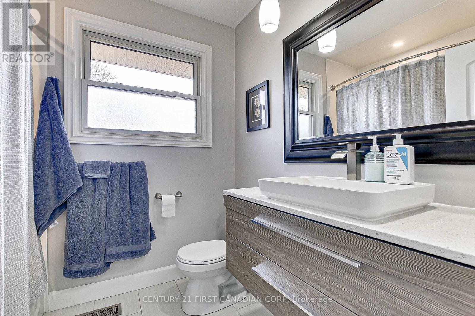 Photo 19 of 1473 Glengarry Avenue, London North ON