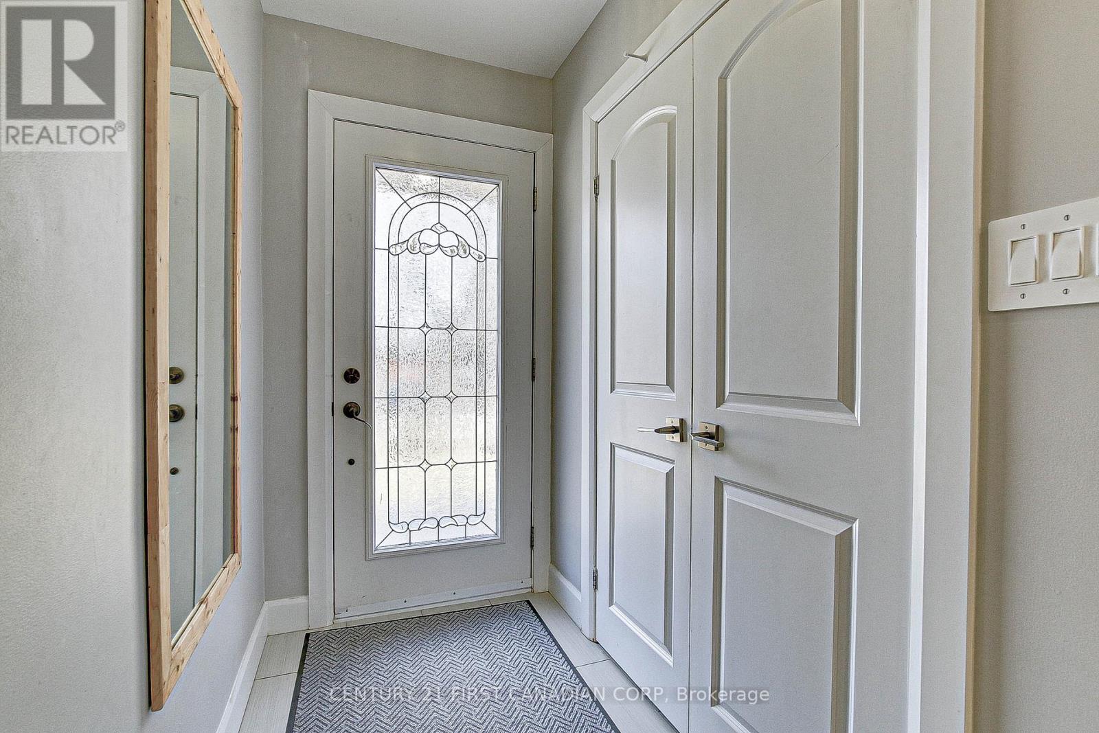 Photo 4 of 1473 Glengarry Avenue, London North ON