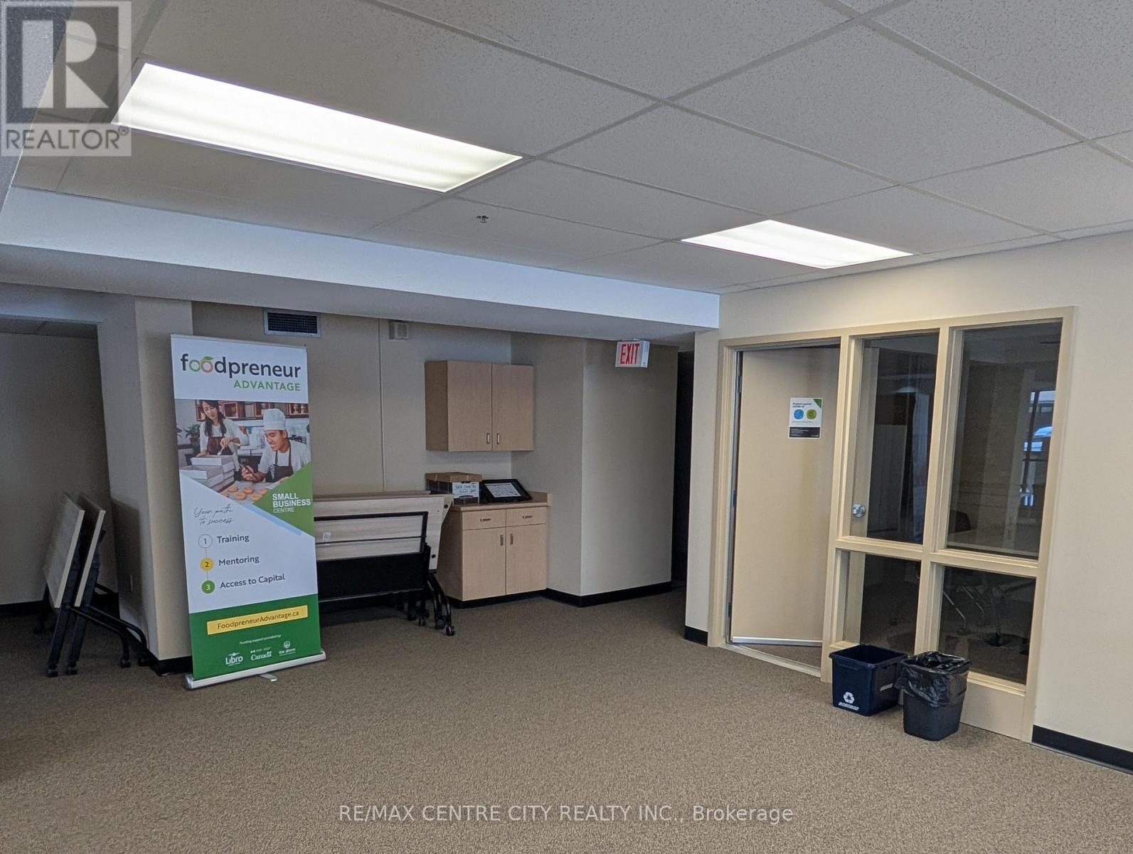 Photo 4 of 220 379 Dundas Street, London East ON