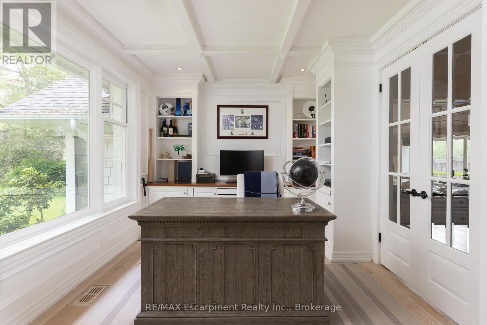 Photo 11 of 161 Dianne Avenue, Oakville ON