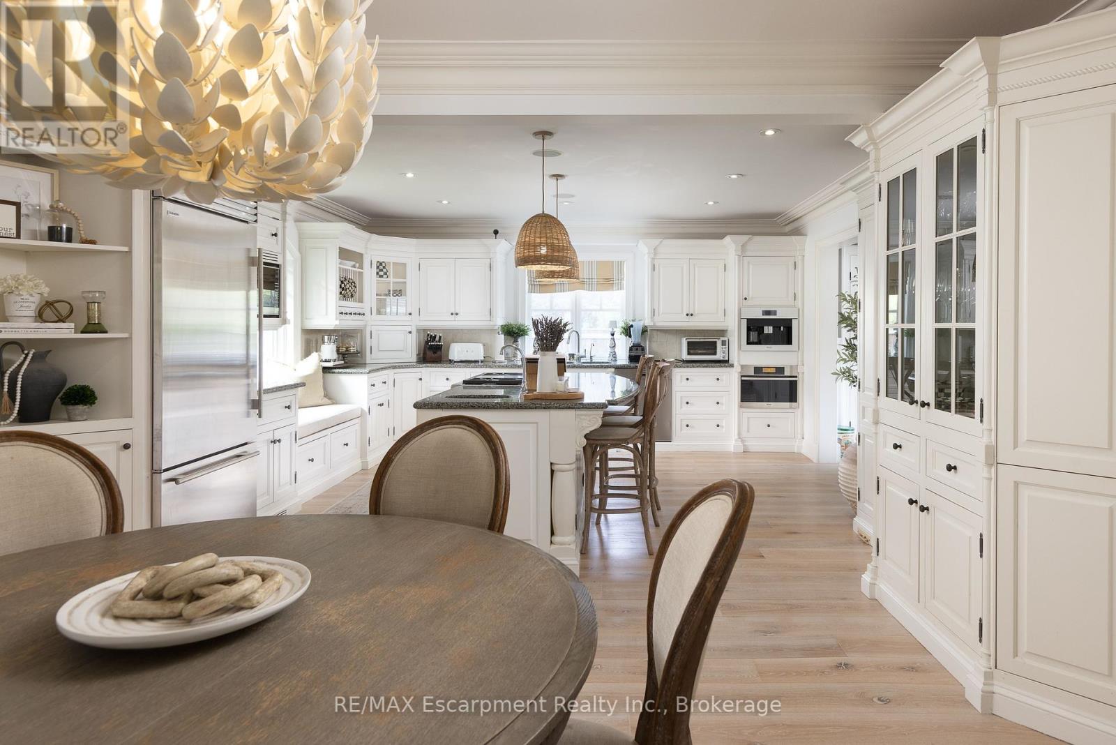 Photo 13 of 161 Dianne Avenue, Oakville ON