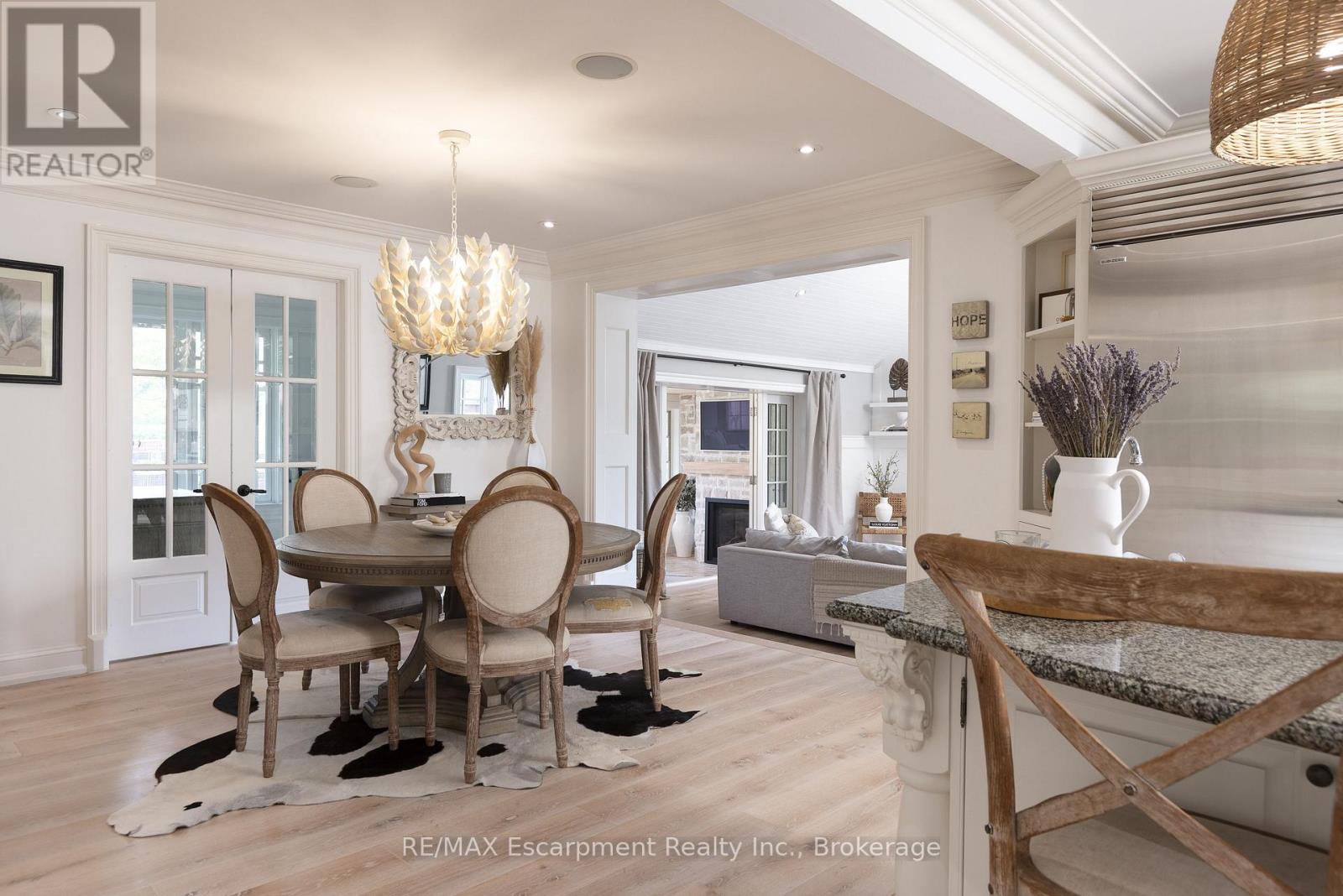 Photo 15 of 161 Dianne Avenue, Oakville ON