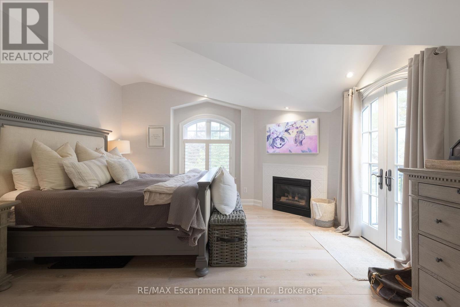 Photo 19 of 161 Dianne Avenue, Oakville ON