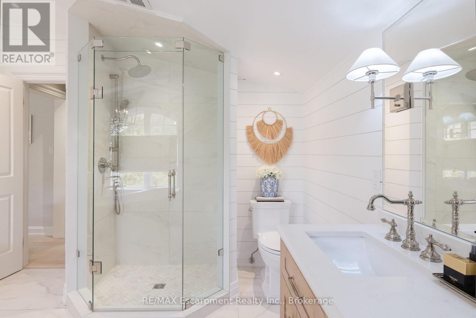 Photo 21 of 161 Dianne Avenue, Oakville ON