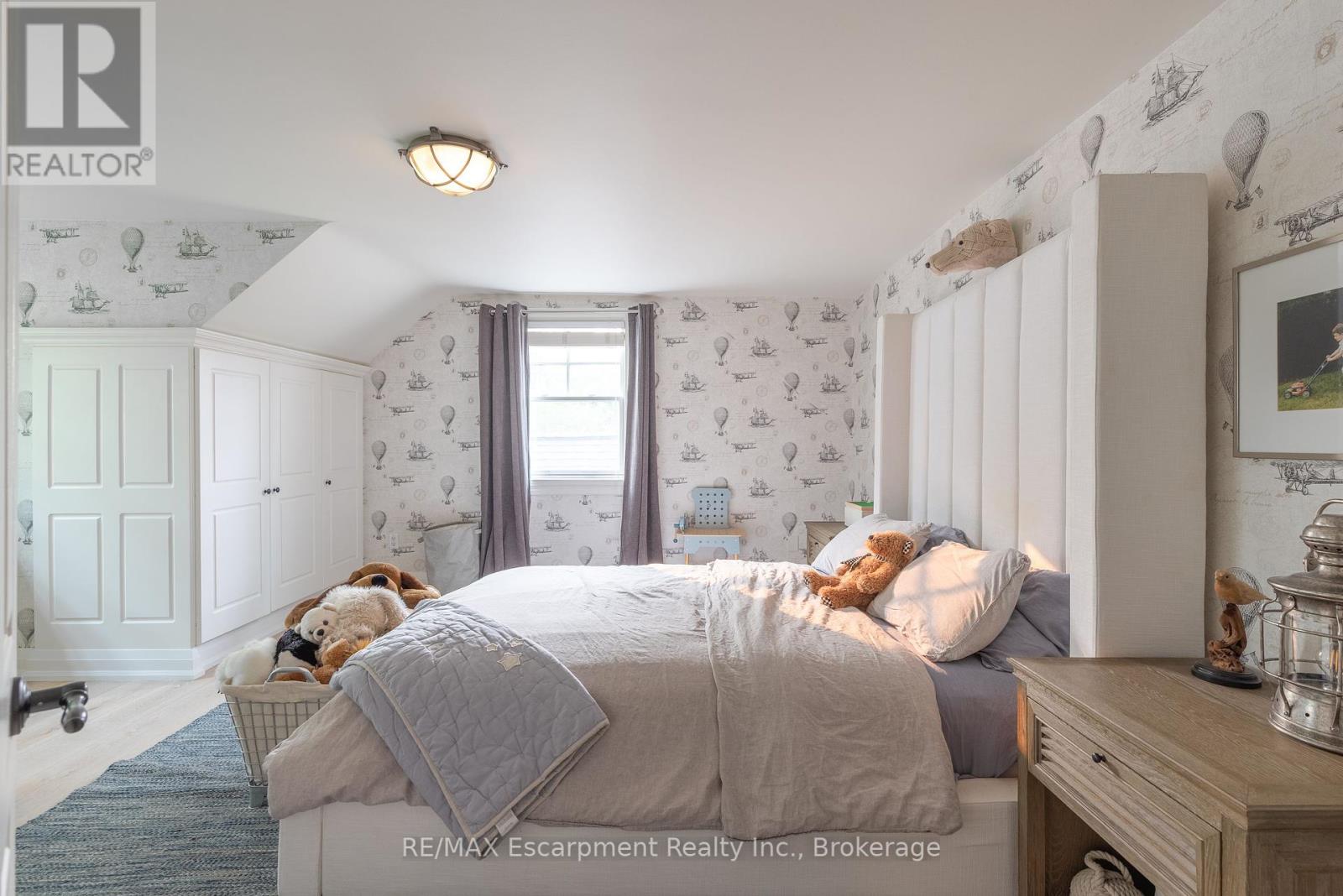 Photo 22 of 161 Dianne Avenue, Oakville ON