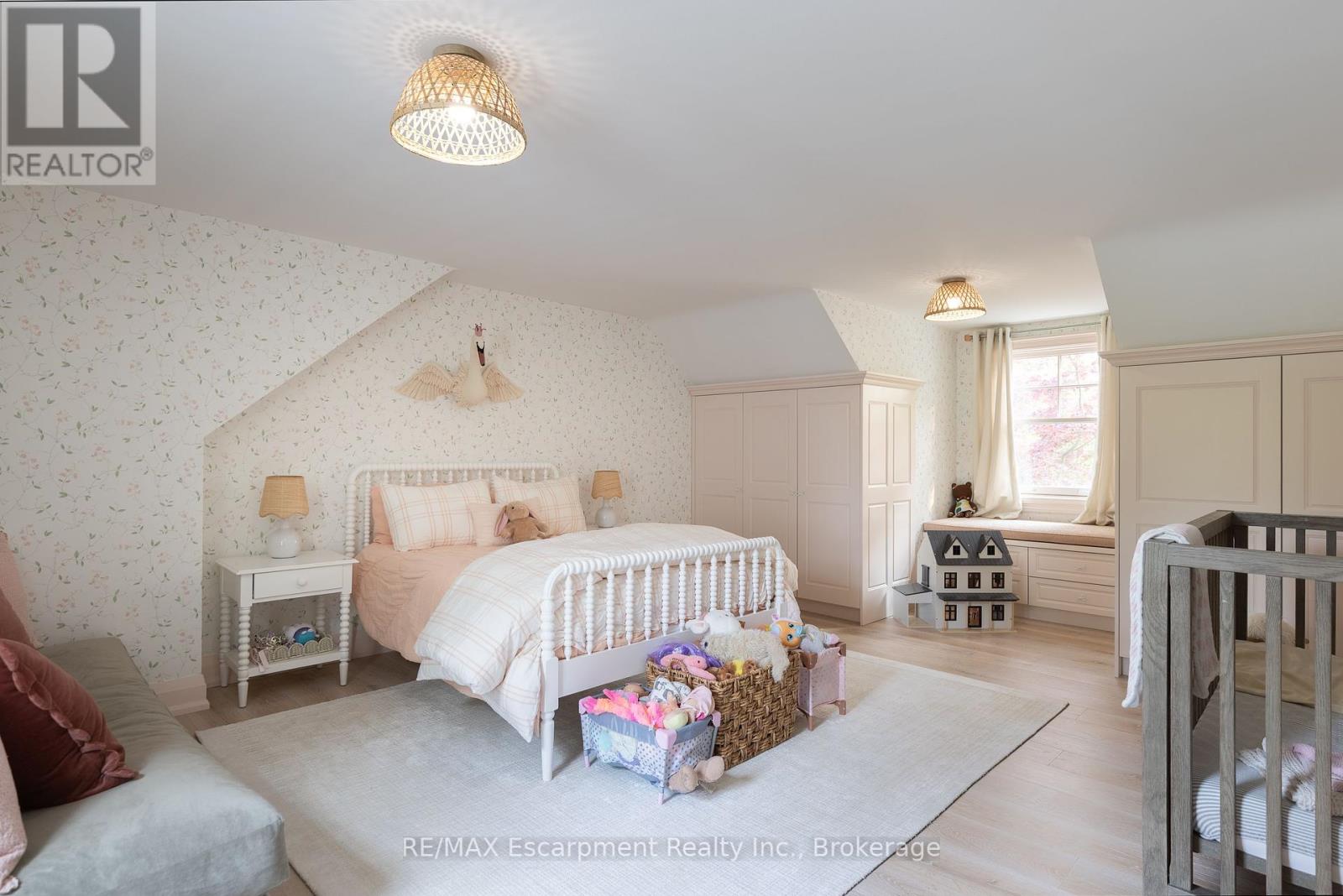 Photo 23 of 161 Dianne Avenue, Oakville ON